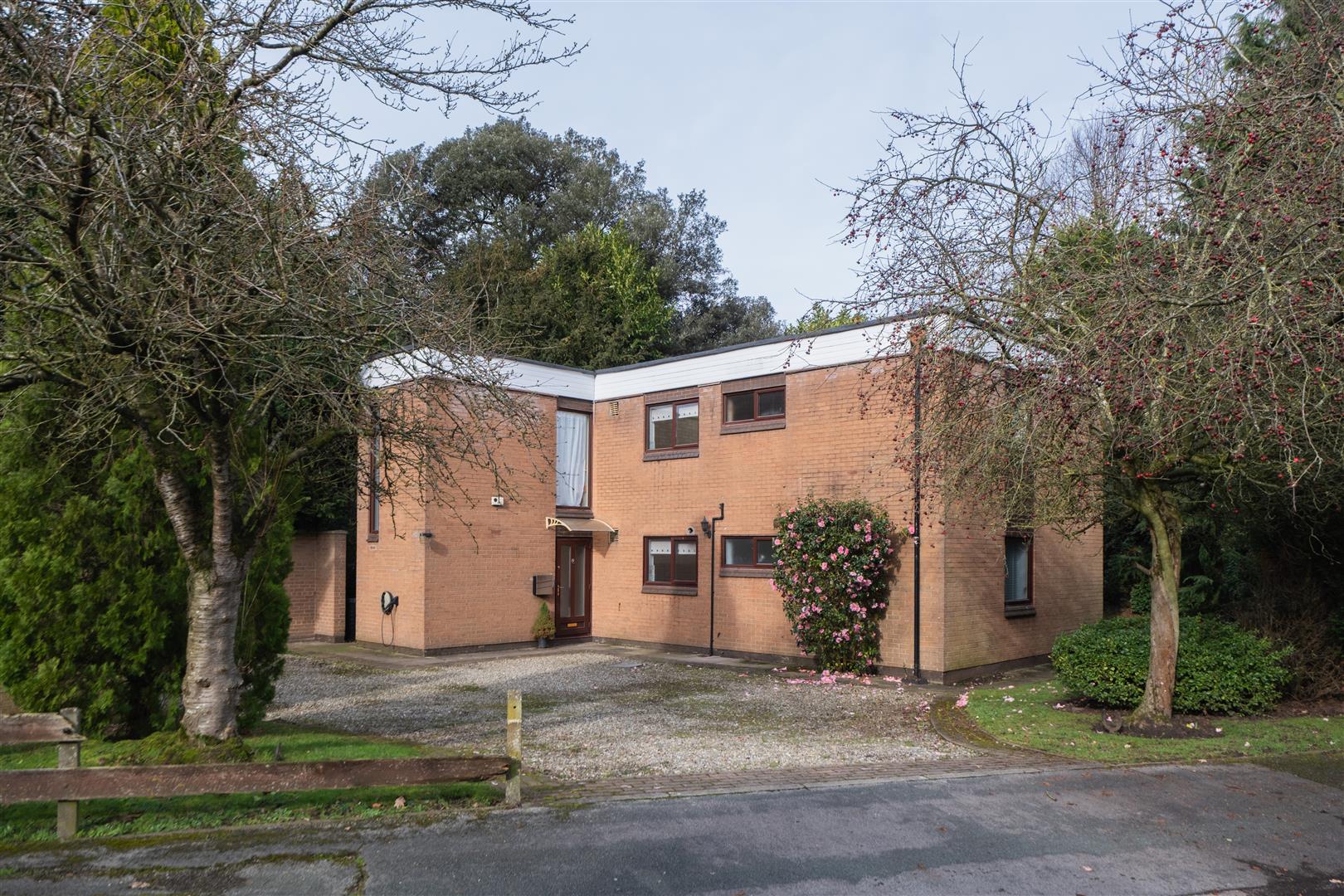 2 bedroom  Ground Floor Flat for Sale in Sandiway